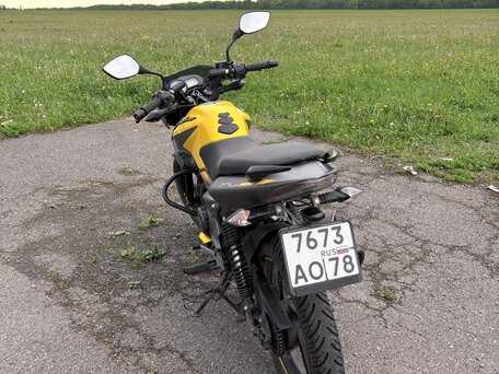 2021 Bajaj Pulsar NS 125, жёлтый, 120000 рублей, вид 1