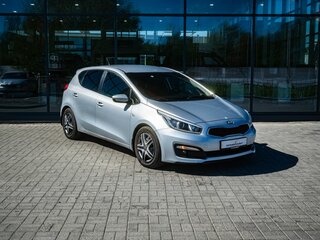 2016 Kia Ceed II Рестайлинг, серебристый, 800000 рублей, вид 5