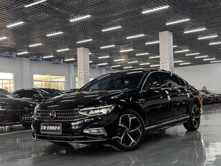 2023 Volkswagen Magotan B8 Рестайлинг, чёрный, 1510000 рублей, вид 1