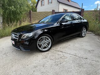 2017 Mercedes-Benz E-Класс 200 V (W213, S213, C238), чёрный, 2650000 рублей, вид 3