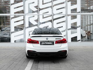 2019 BMW 5 серии 530d xDrive VII (G30/G31/G38), белый, 4680000 рублей, вид 4