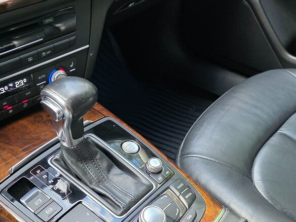 2011 Audi A6 IV (C7), синий, 1800000 рублей - вид 21