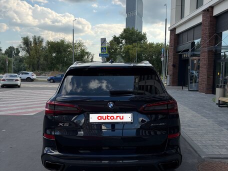 2022 BMW X5 40i IV (G05/G18), чёрный, 8850000 рублей, вид 4