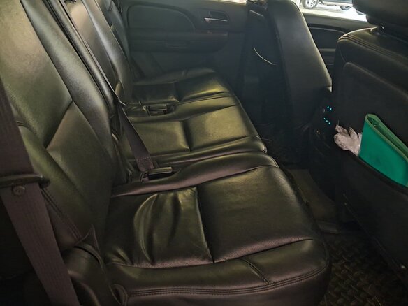 2011 Chevrolet Tahoe 6AT III, чёрный, 2250000 рублей - вид 7