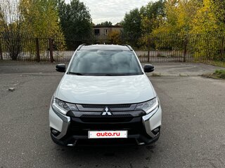 2022 Mitsubishi Outlander III Рестайлинг 3, белый, 2550000 рублей, вид 3