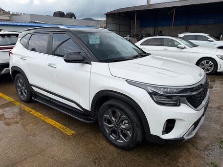 2023 Kia Seltos I Рестайлинг, белый, 2165000 рублей, вид 2