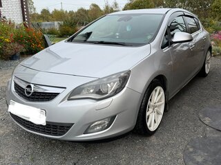 2010 Opel Astra J, серебристый, 600000 рублей, вид 2
