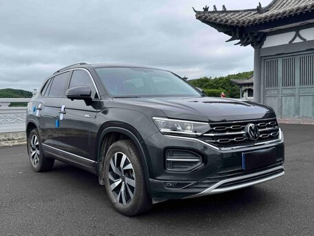 2022 Volkswagen Tayron I, чёрный, 2080000 рублей, вид 3