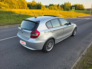 2005 BMW 1 серии 118i I (E81/E82/E87/E88), серебристый, 600000 рублей, вид 4