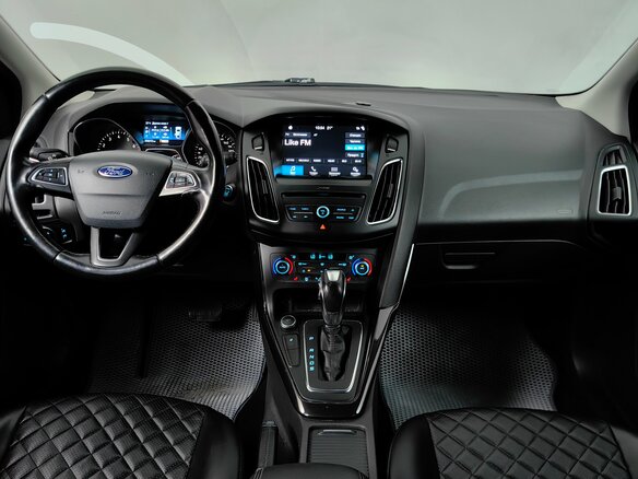 2017 Ford Focus III Рестайлинг, серый, 850000 рублей - вид 5
