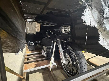2026 Harley-Davidson Tri Glide, чёрный, 5741125 рублей, вид 2
