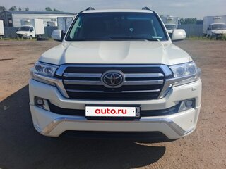 2017 Toyota Land Cruiser 200 Series Рестайлинг 2, белый, 5800000 рублей, вид 2