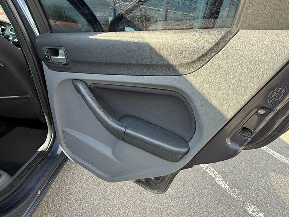 2008 Ford Focus II Рестайлинг, серый, 385000 рублей - вид 9