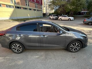 2022 Kia Rio IV Рестайлинг, серый, 2450000 рублей, вид 2