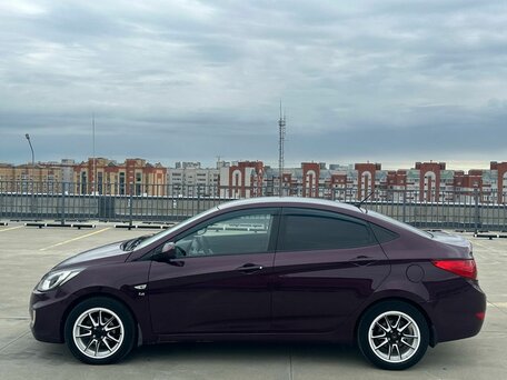 2012 Hyundai Solaris I, фиолетовый, 730000 рублей, вид 2
