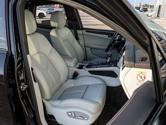 2019 Porsche Macan I Рестайлинг, чёрный, 5550000 рублей - вид 12
