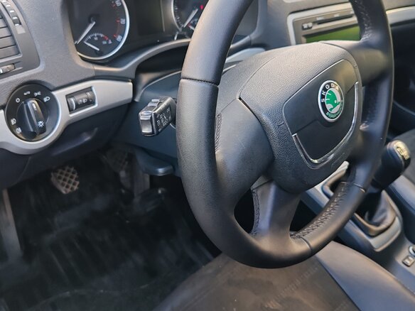 2012 Skoda Octavia II (A5) Рестайлинг, чёрный, 650000 рублей - вид 8