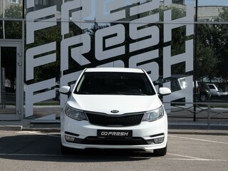 2015 Kia Rio III Рестайлинг, белый, 883400 рублей, вид 3