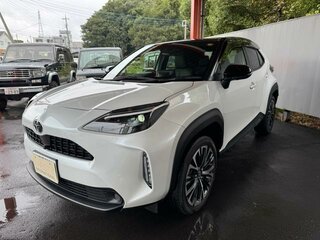 2023 Toyota Yaris Cross I, белый, 1650000 рублей, вид 2