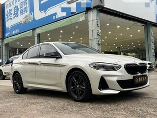 2022 BMW 1 серии 120i III (F52) Рестайлинг, белый, 1724000 рублей, вид 3