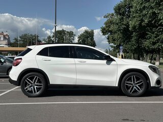 2019 Mercedes-Benz GLA 250 I (X156) Рестайлинг, белый, 2200000 рублей, вид 3