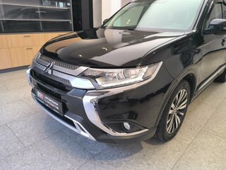 2019 Mitsubishi Outlander III Рестайлинг 3, чёрный, 2170000 рублей, вид 5