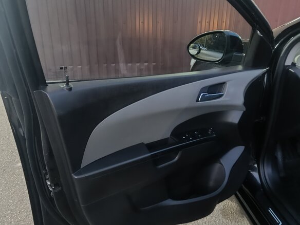 2013 Chevrolet Aveo II, чёрный, 560000 рублей - вид 10