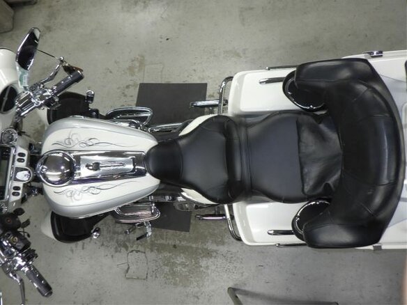 2008 Harley-Davidson Electra Glide, чёрный, 540000 рублей - вид 2