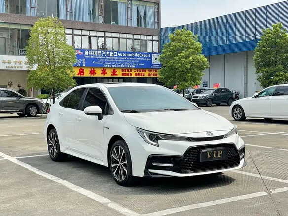 2023 Toyota Corolla Sporty XII (E210), белый, 1699000 рублей - вид 2
