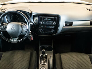 2015 Mitsubishi Outlander III Рестайлинг 2, белый, 1664000 рублей, вид 5