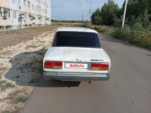 2008 Lada (ВАЗ) 2105, белый, 100000 рублей - вид 1