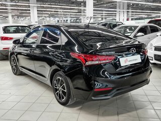 2017 Hyundai Solaris II, чёрный, 952000 рублей, вид 4