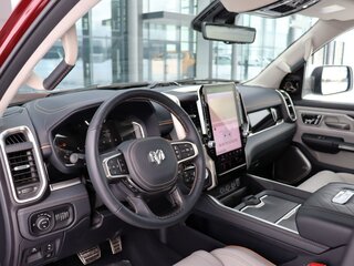 2026 Ram 1500 Crew Cab V Рестайлинг, красный, 12390000 рублей, вид 3