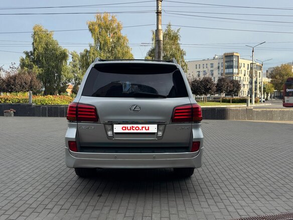 2010 Lexus LX 570 III, серебристый, 3999999 рублей - вид 8