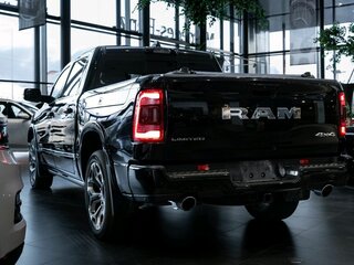2023 Ram 1500 Crew Cab eTorque V, чёрный, 9500000 рублей, вид 5