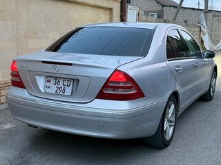 2001 Mercedes-Benz C-Класс 240 II (W203), серебристый, 450000 рублей, вид 3