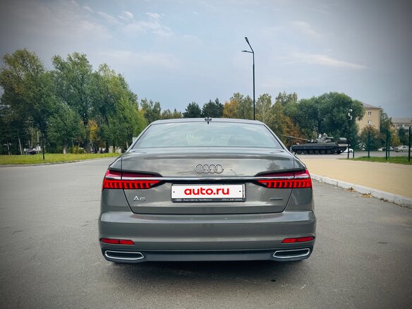 2022 Audi A6 45 TFSI V (C8), серый, 5100000 рублей - вид 5