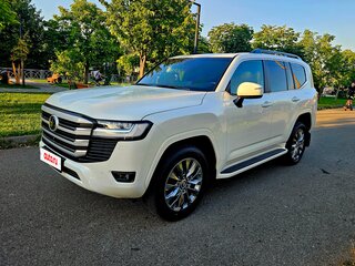 2024 Toyota Land Cruiser 300 Series, белый, 11500000 рублей, вид 1