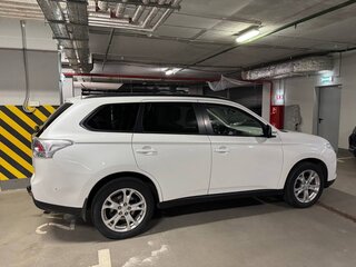 2013 Mitsubishi Outlander III, белый, 1200000 рублей, вид 4