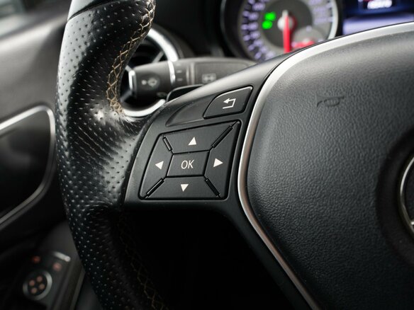 2013 Mercedes-Benz CLA 200 I (C117, X117), серебристый, 1374000 рублей - вид 17