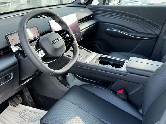 2026 Omoda C7, серебристый, 3299000 рублей - вид 8