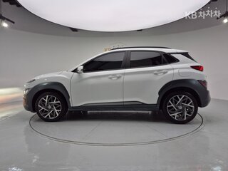 2022 Hyundai Kona I Рестайлинг, белый, 1530005 рублей, вид 2