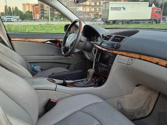 2004 Mercedes-Benz E-Класс 320 III (W211, S211), синий, 850000 рублей - вид 7