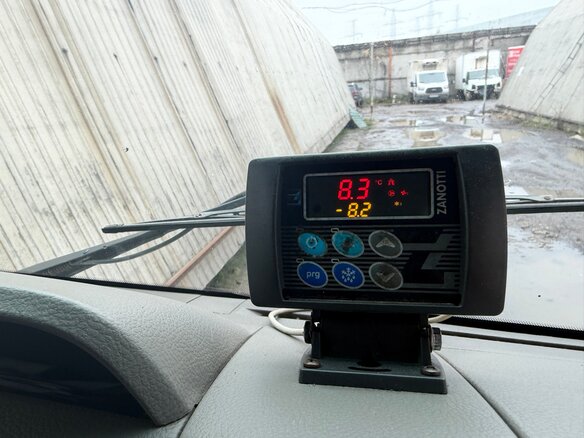 2012 Nissan Cabstar, белый, 1300000 рублей - вид 1