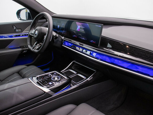 2025 BMW 7 серии 740d xDrive VII (G70), чёрный - вид 6