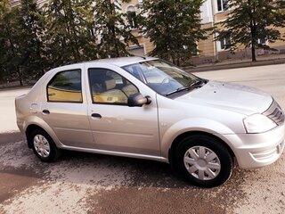 2014 Renault Logan I Рестайлинг, серебристый, 340000 рублей, вид 3