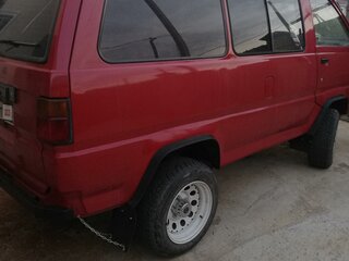 1989 Toyota Lite Ace III, красный, 999999 рублей, вид 3