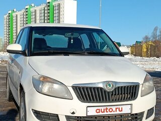 2010 Skoda Fabia II Рестайлинг, белый, 450000 рублей, вид 3