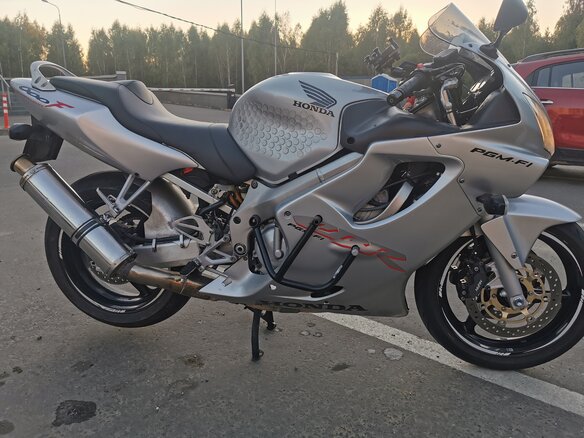 2003 Honda CBR 600F, серебристый, 400000 рублей - вид 5