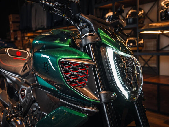 2024 Ducati Diavel V4, зелёный, 6990000 рублей - вид 3